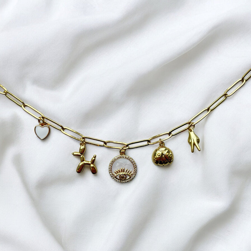 Collar con Dije Bella (hecho a mano y edición limitada) — Carmen, Lucía & Rocío