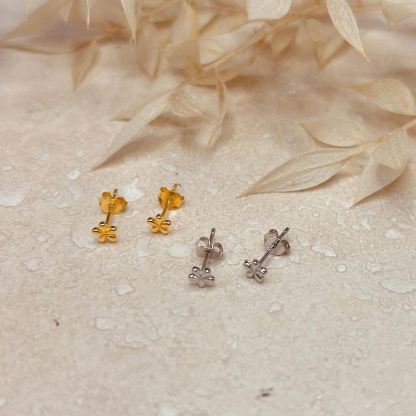 Pendientes florales de oro o plata