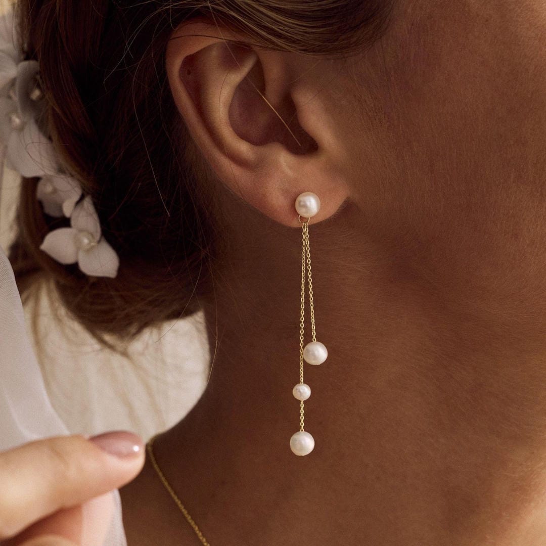 Pendientes largos de trío de perlas con cadena – imagen 2