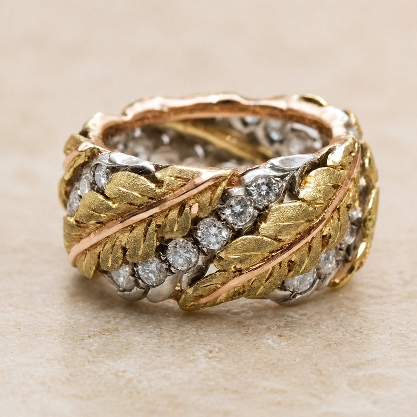 Anillo de oro majestuoso con diamante