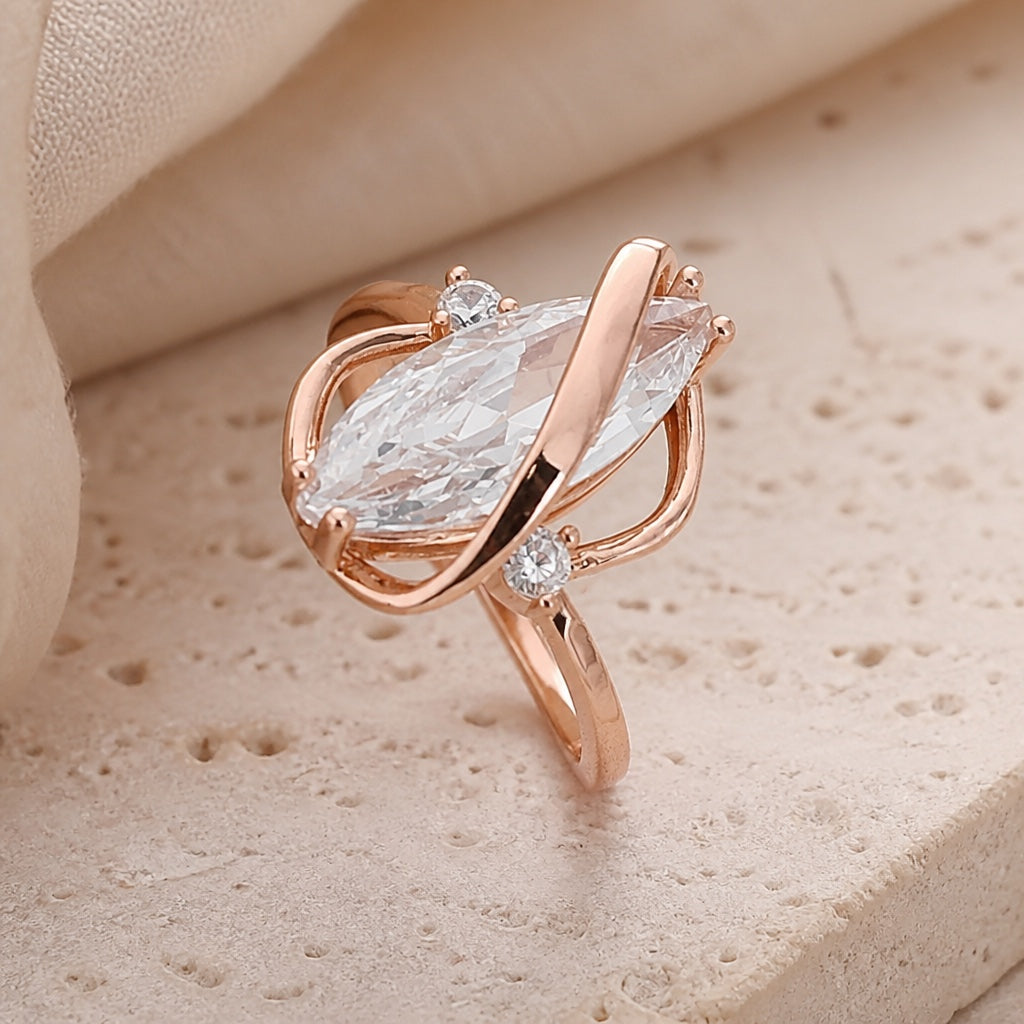 Anillo de cristal marquise con torsión