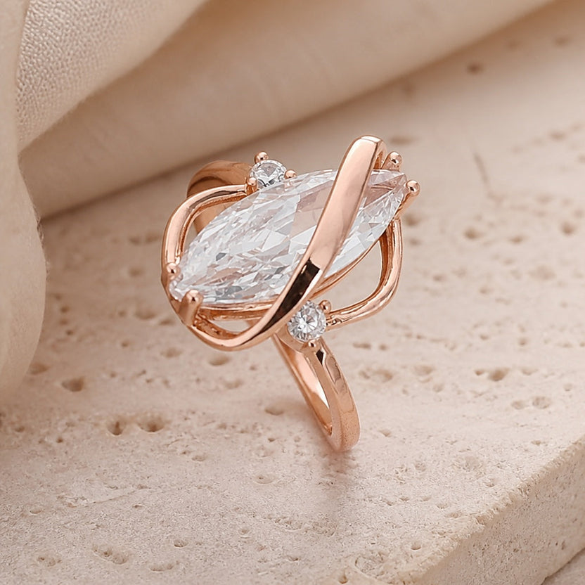 Anillo de cristal marquise con torsión