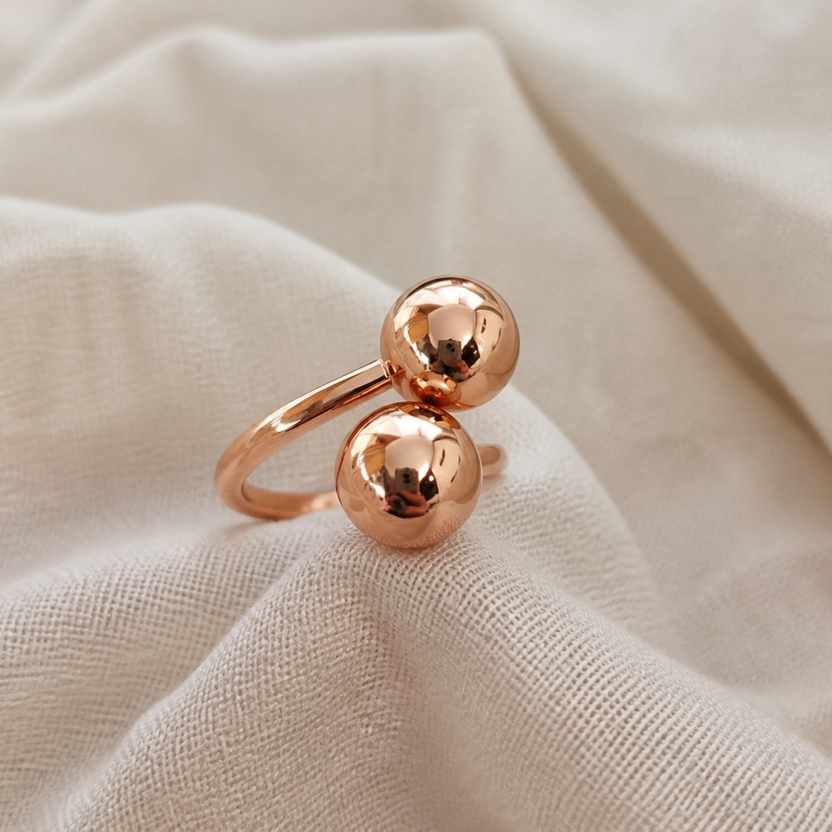 Anillo retro brillante de doble bola