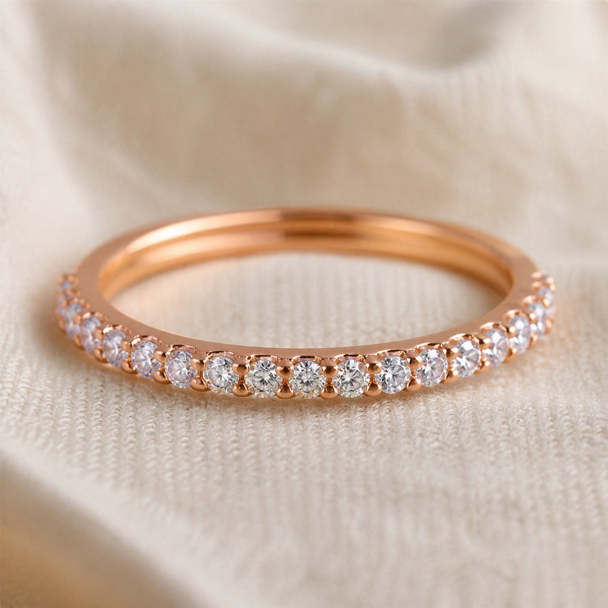 Anillo fino de cristal elegante para apilar – imagen 3
