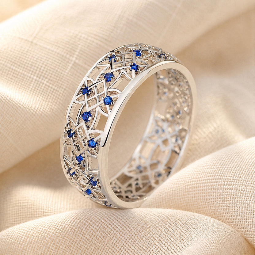 Anillo de zafiro y filigrana de ensueño