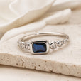Anillo de oro blanco con zafiro Windsor – imagen 2