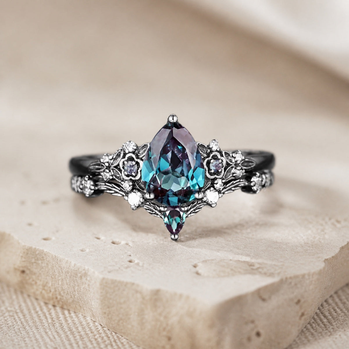 Set de anillos negro pistola con circonita zafiro – imagen 2