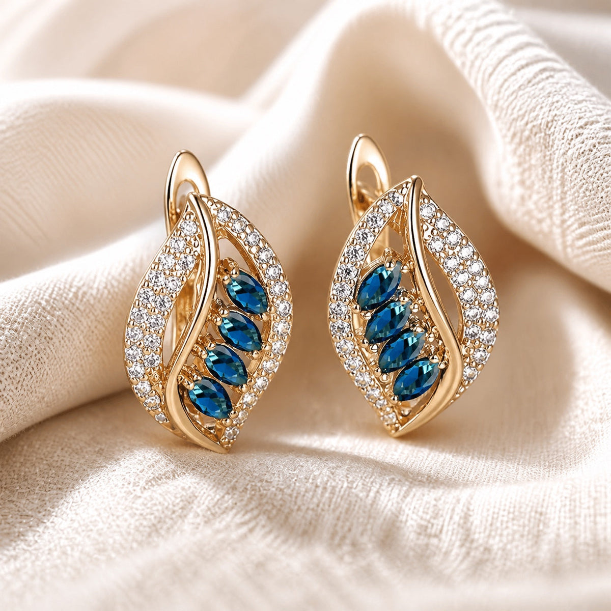 Pendientes Isola Caelurelle en dorado