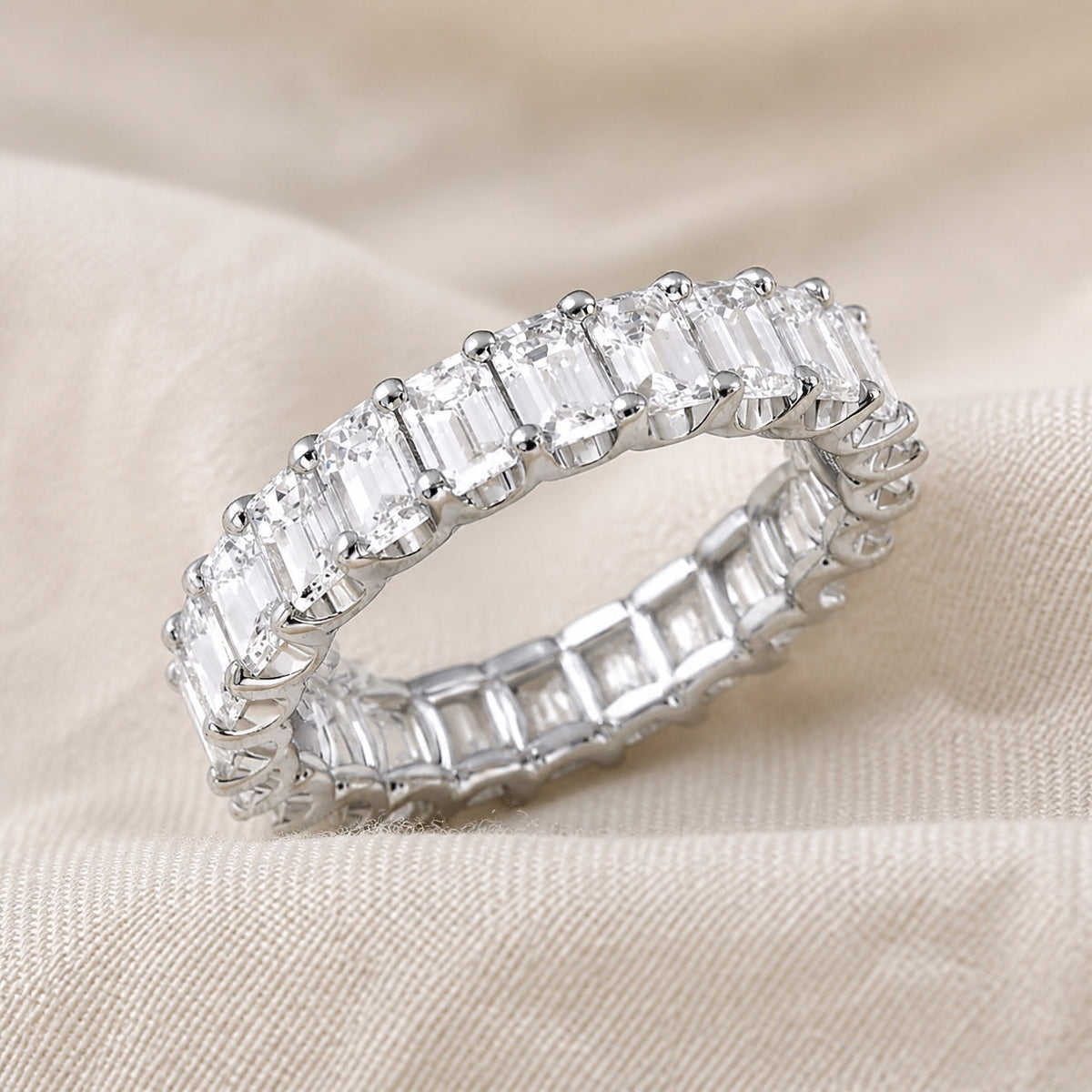Anillo atemporal de circonita cuadrada – imagen 2