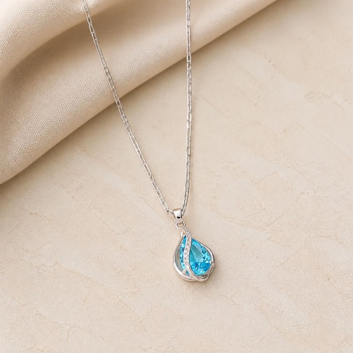 Collar elegante Celestine Vireaux