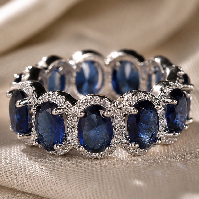 Anillo Elena con piedra de zafiro y circonita