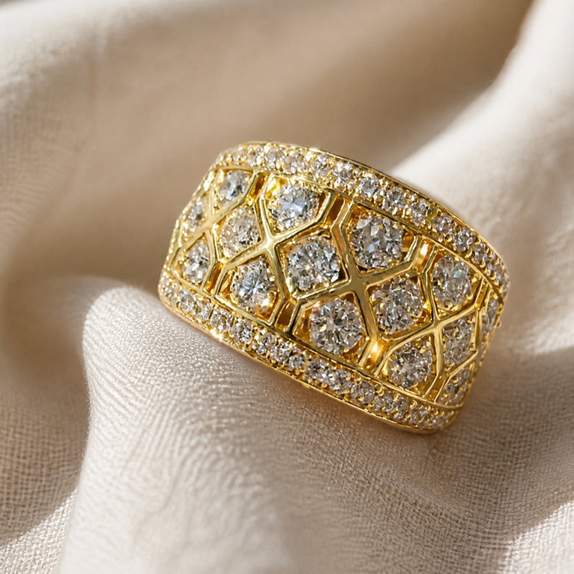 Anillo exquisito de circonita cúbica