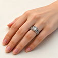 Anillo exquisito de circonita grabado – imagen 2