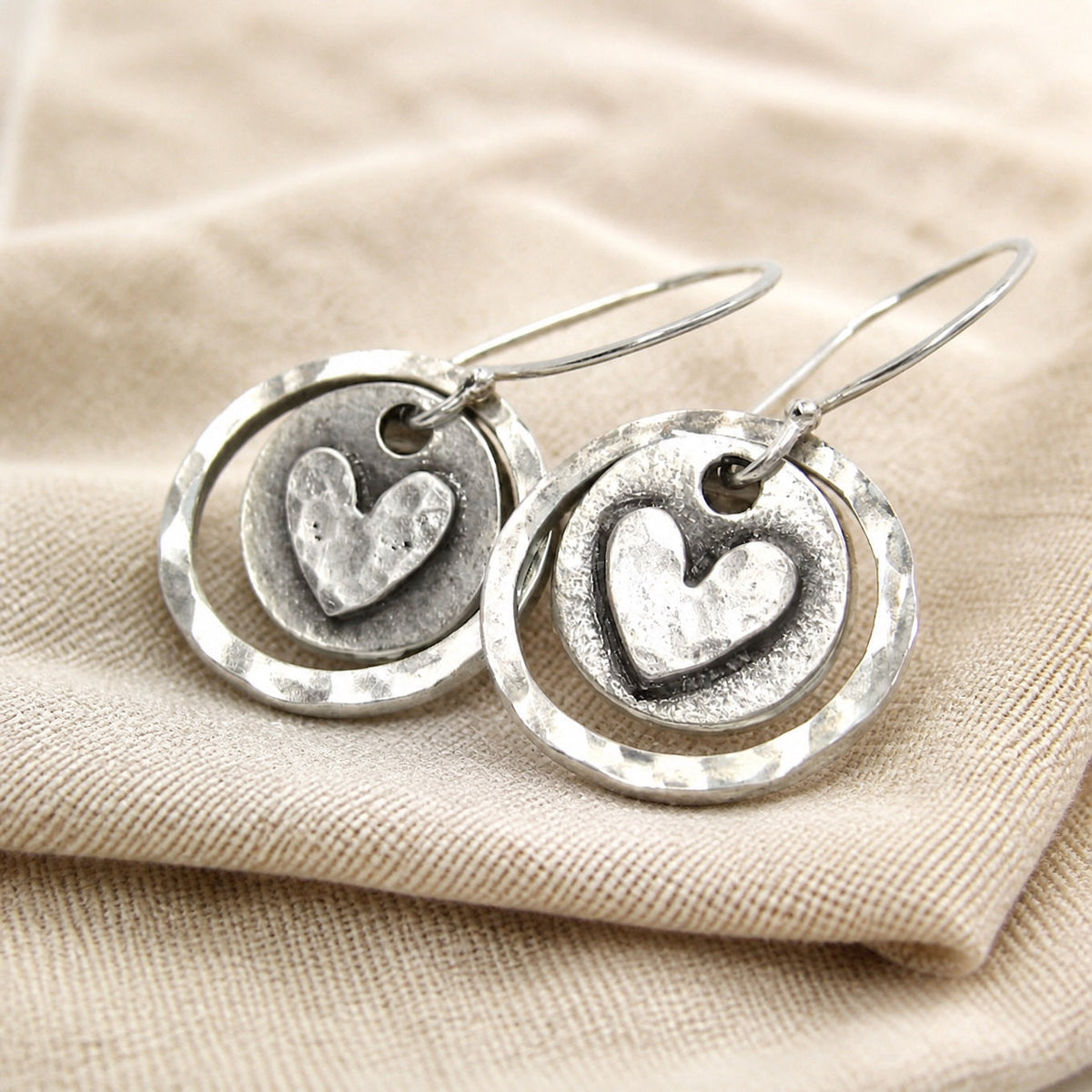 Pendientes bohemios de corazón retro