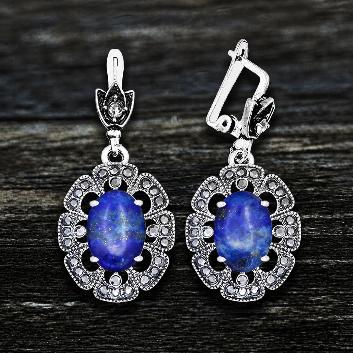 Pendientes antiguos de perla ovalada en forma de pétalo – imagen 2