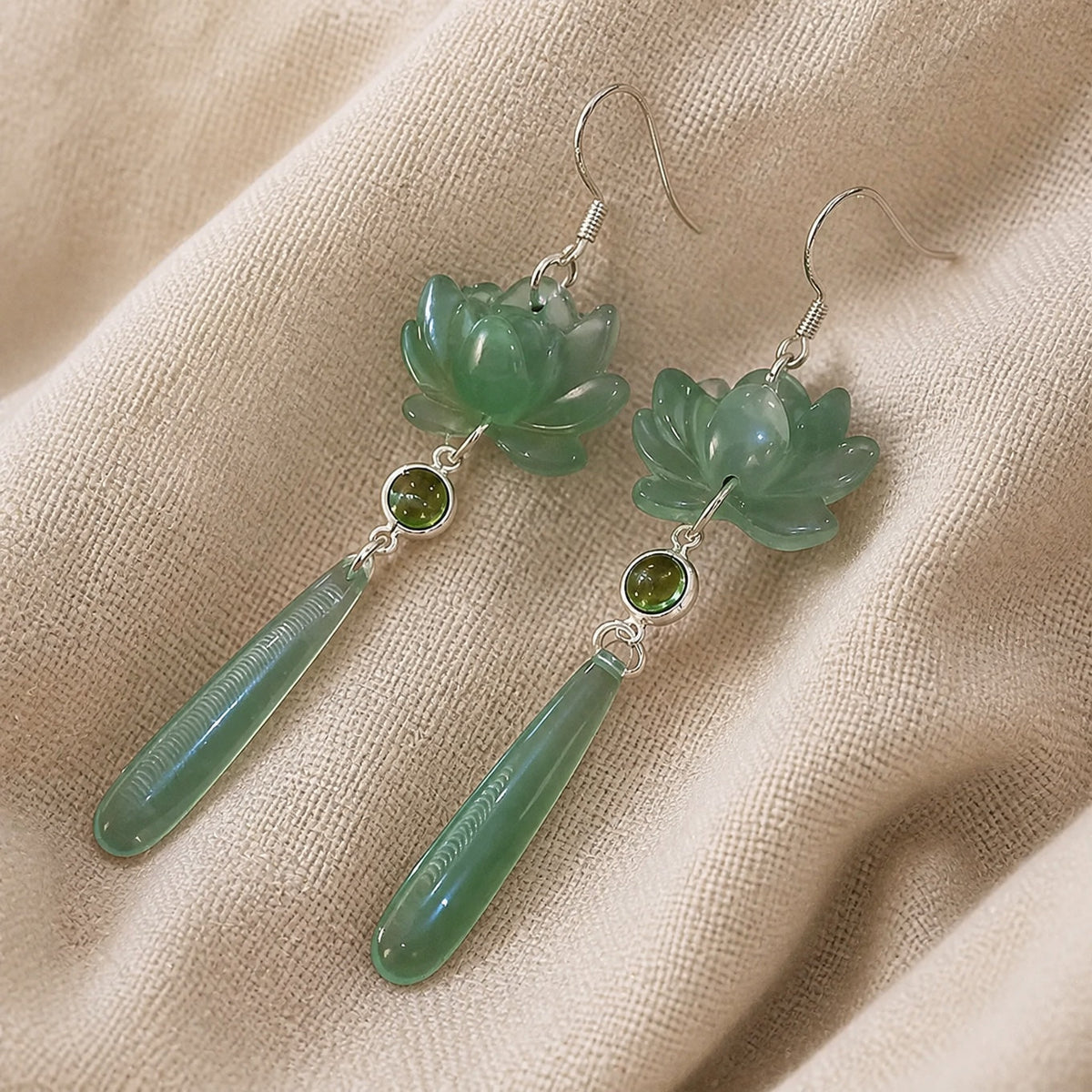 Pendientes florales con borla colgante