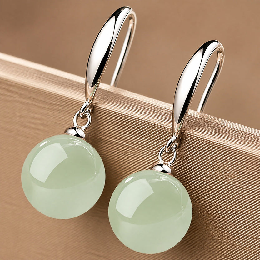 Pendientes elegantes de esfera de jade