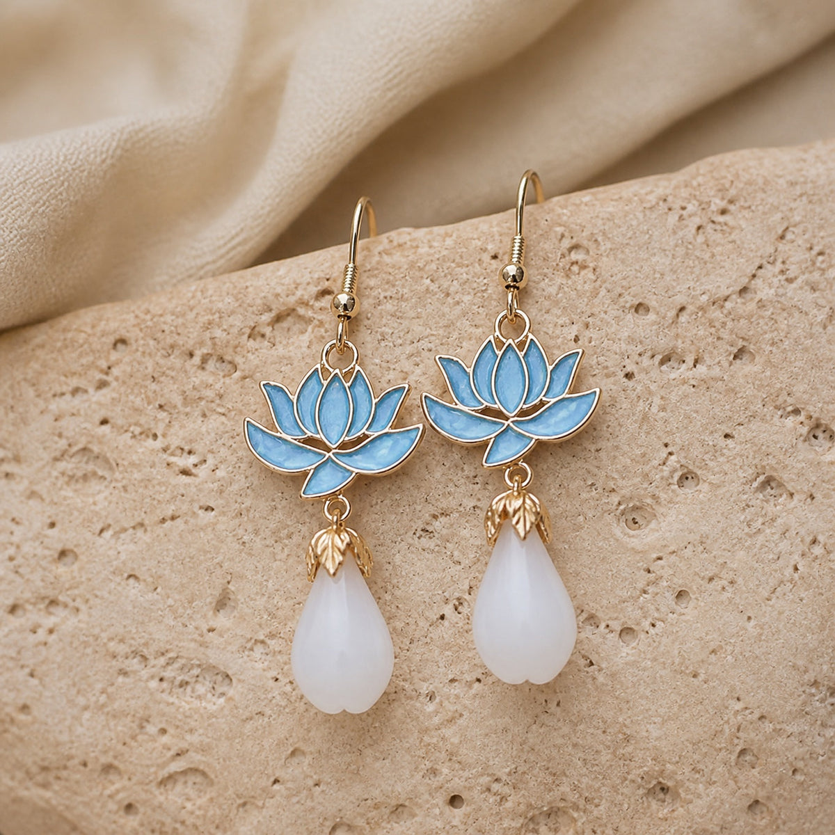 Pendientes exquisitos en cascada floral