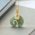 Collar de oro con elefante de jade