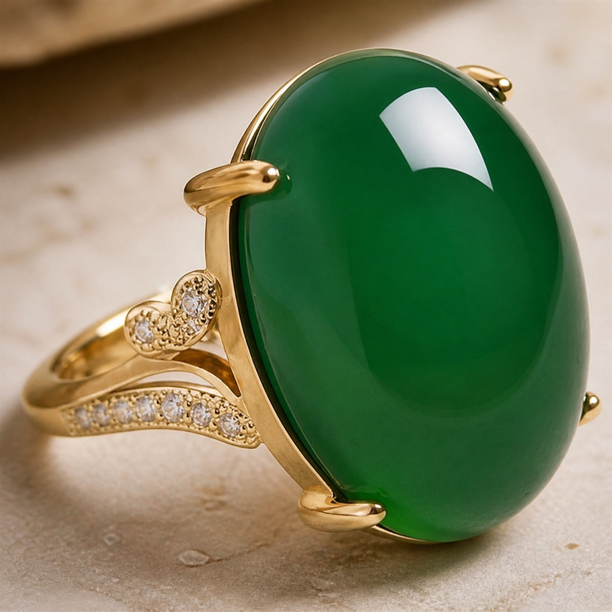 Anillo ovalado de circonita jade