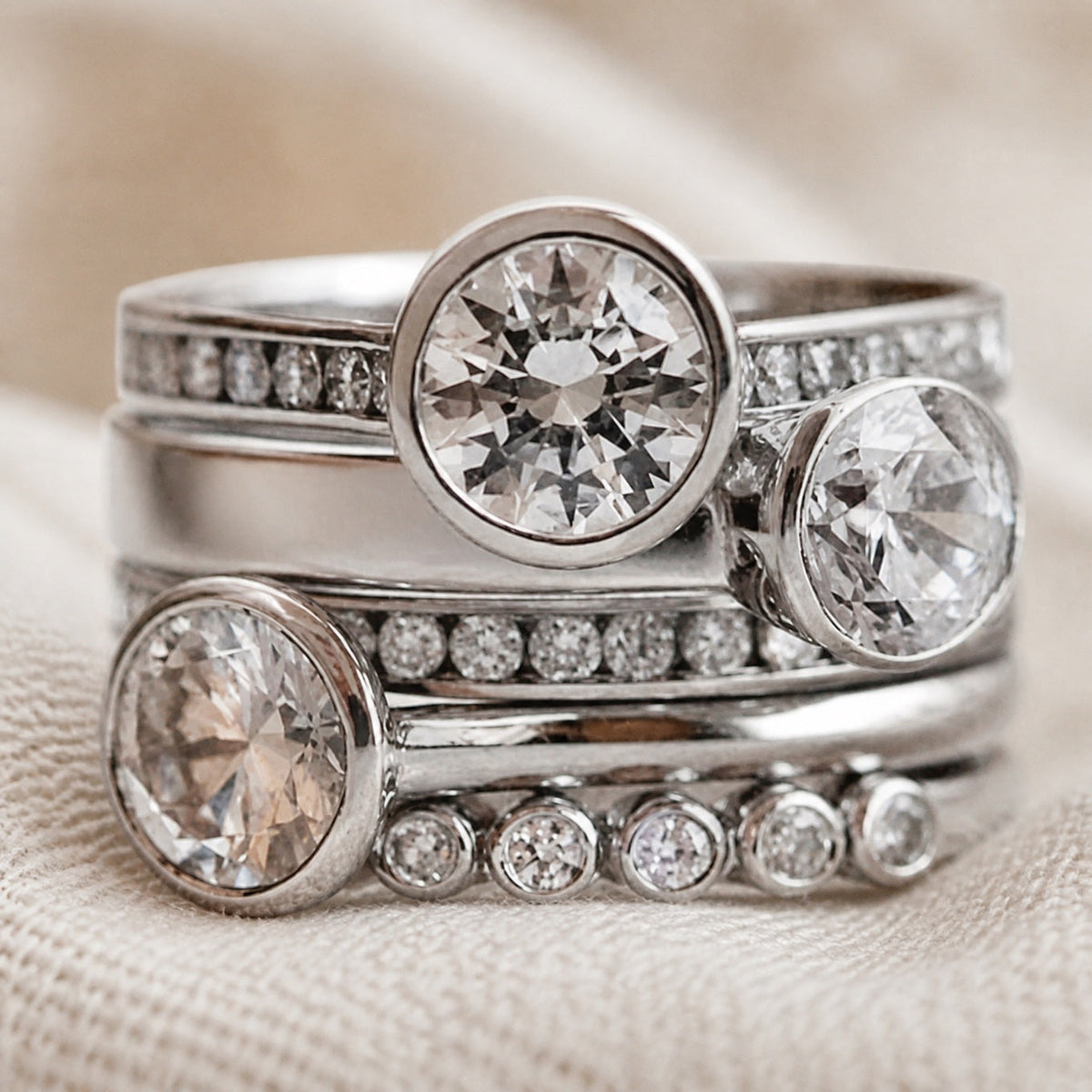 Anillo bohemio retro con circonita incrustada