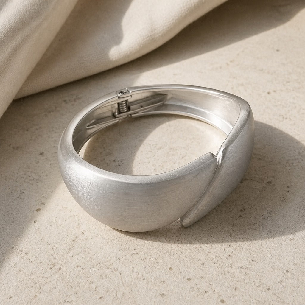 Brazalete Prestige artesanal de oro blanco – imagen 2