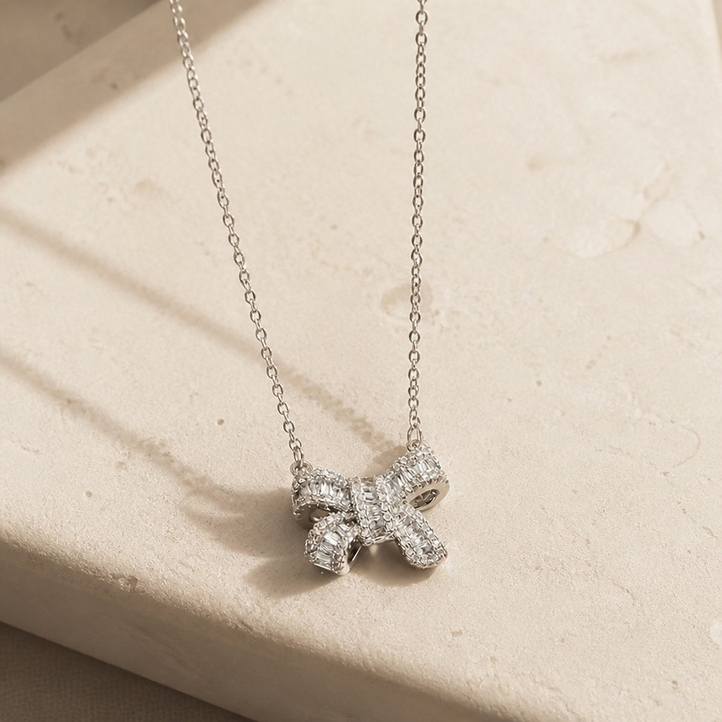 Collar de circonita en forma de lazo elegante – imagen 2