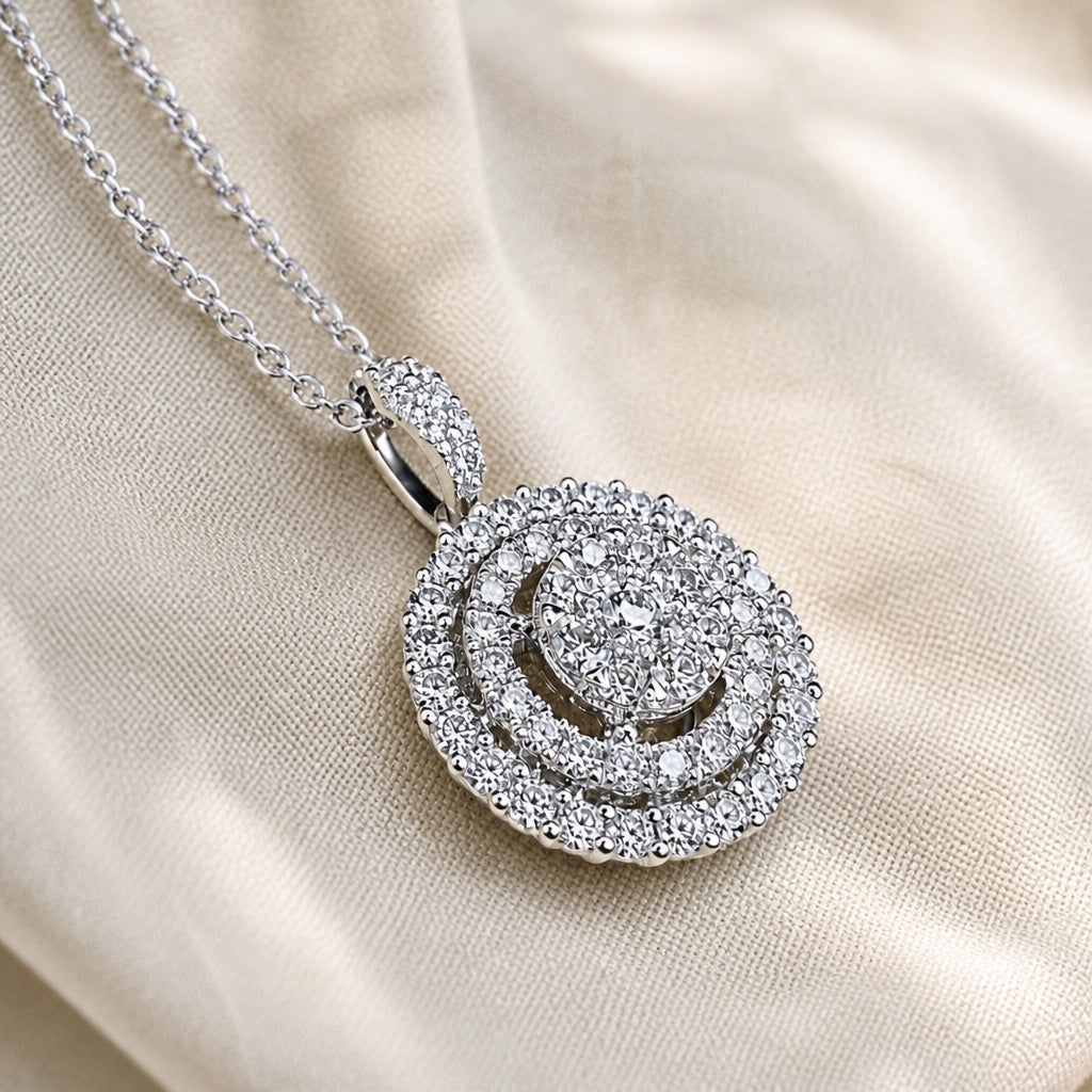 Collar de circonita brillante con incrustación