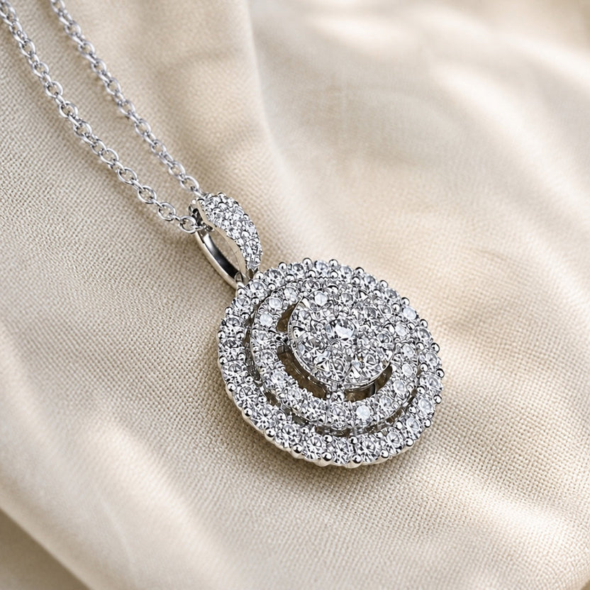 Collar de circonita brillante con incrustación
