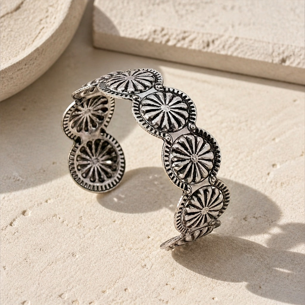 Brazalete escultural floral victoriano – imagen 2