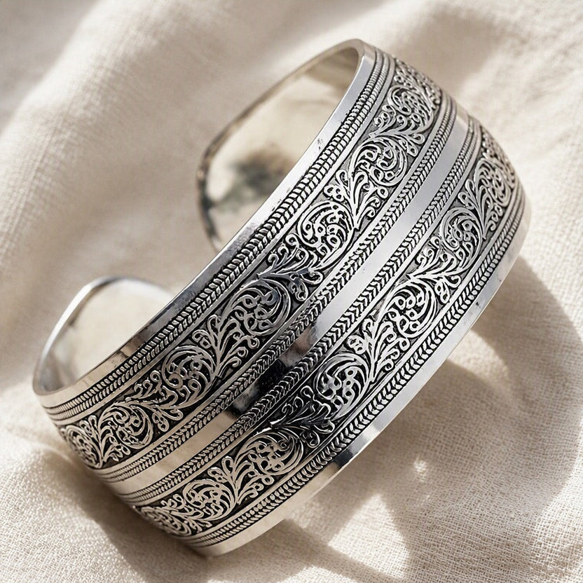 Brazalete abierto de enredadera imperial