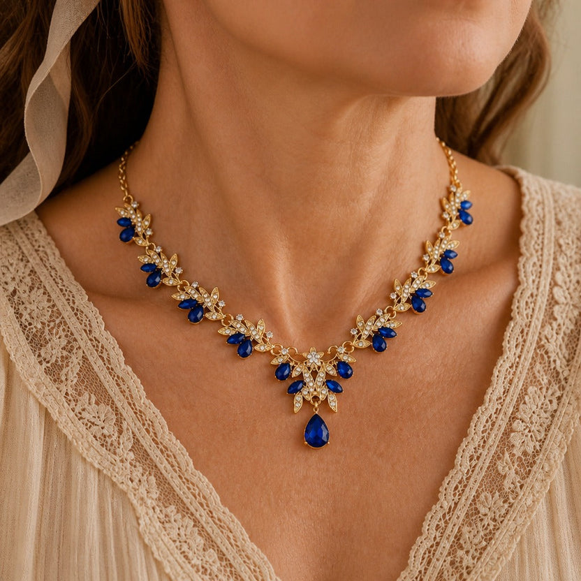Collar de piedra azul con eslabones