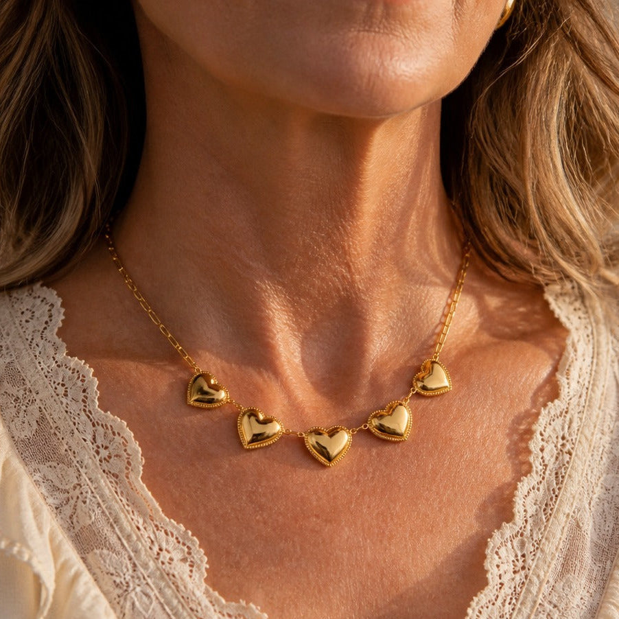 Collar en cascada de corazones Aurelia