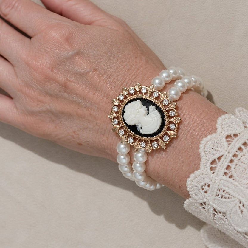 Pulsera de perlas en capas Legado — Carmen, Lucía & Rocío