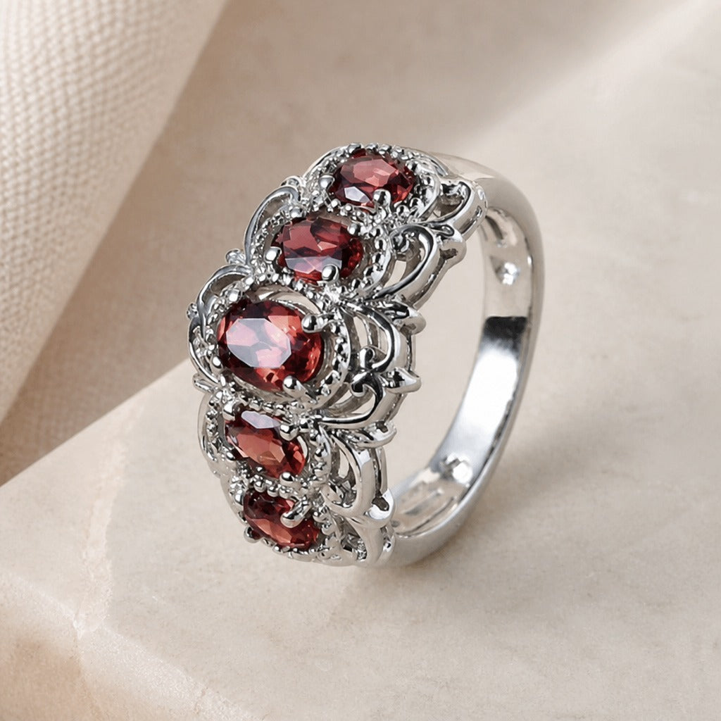 Anillo imperial de circonita hueco
