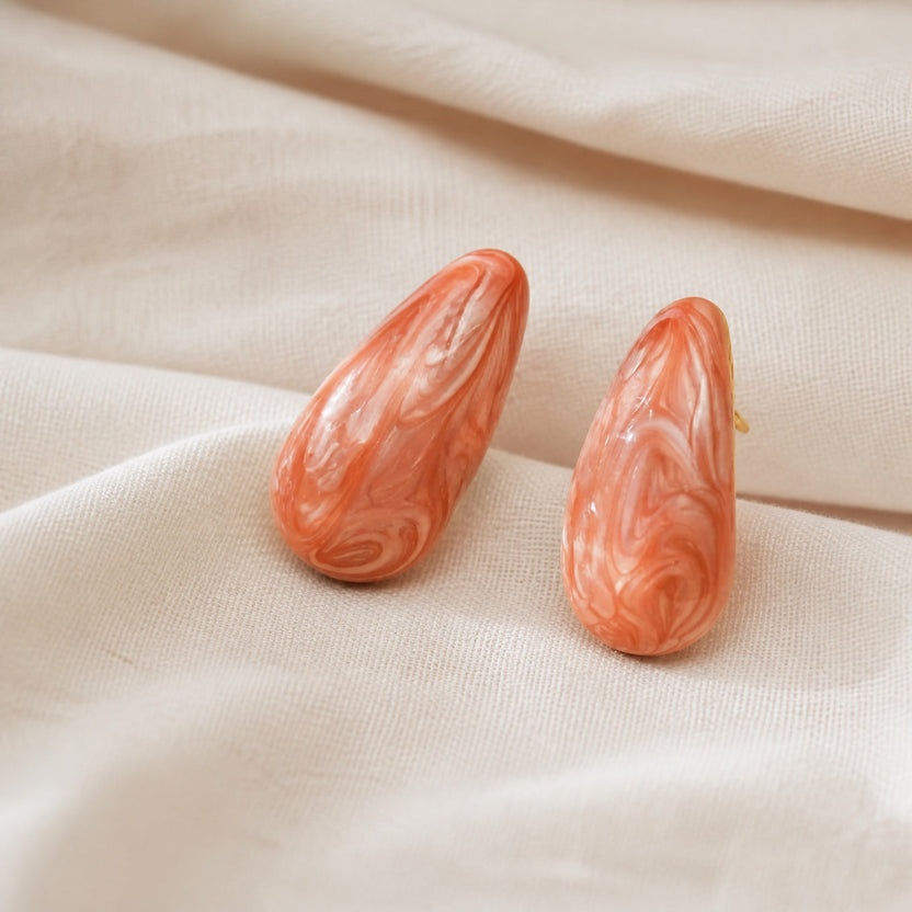 Pendientes modernos de gota en rosa palo