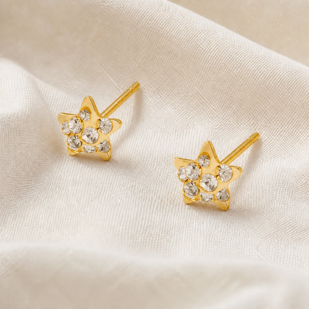 Pendientes de botón con micro estrellas