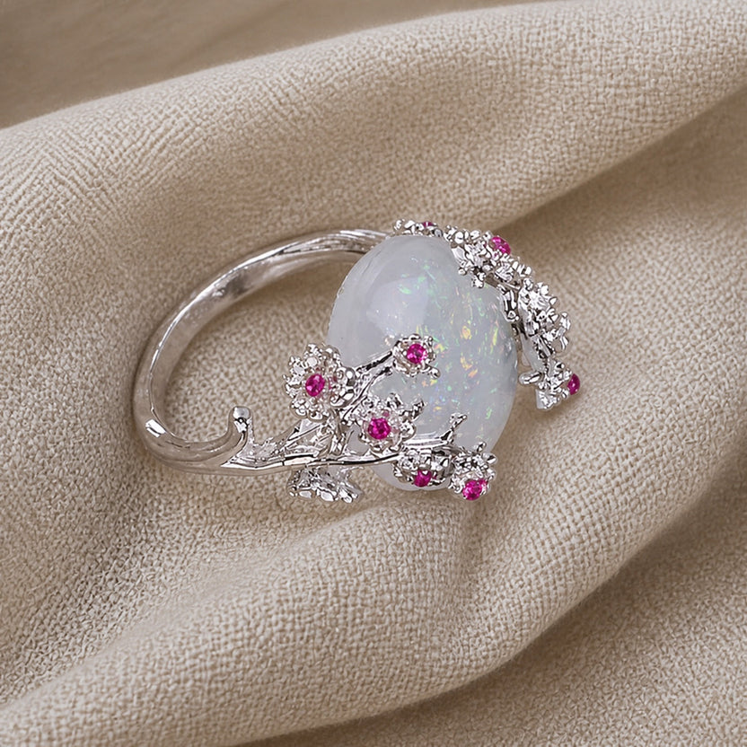 Anillo llamativo de ópalo floral brillante
