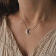 Collar con colgante de luna vintage