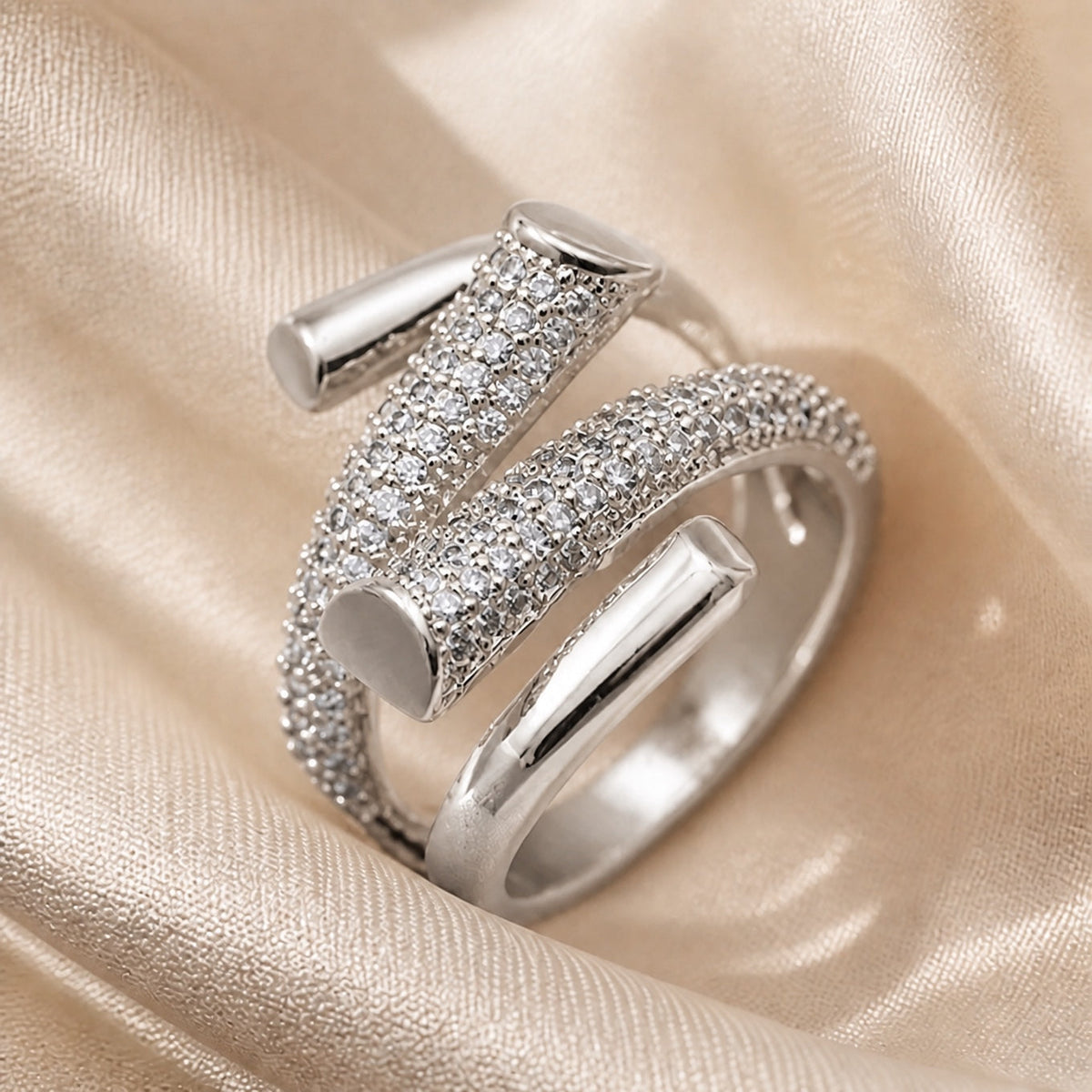 Anillo atemporal de microcirconitas – imagen 2