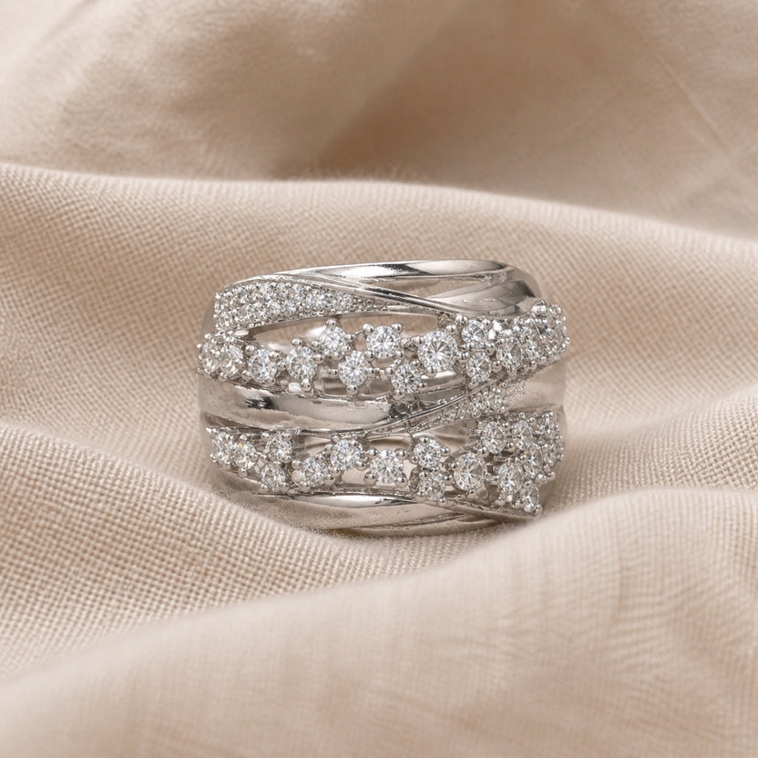 Anillo de capas con cristales de lujo
