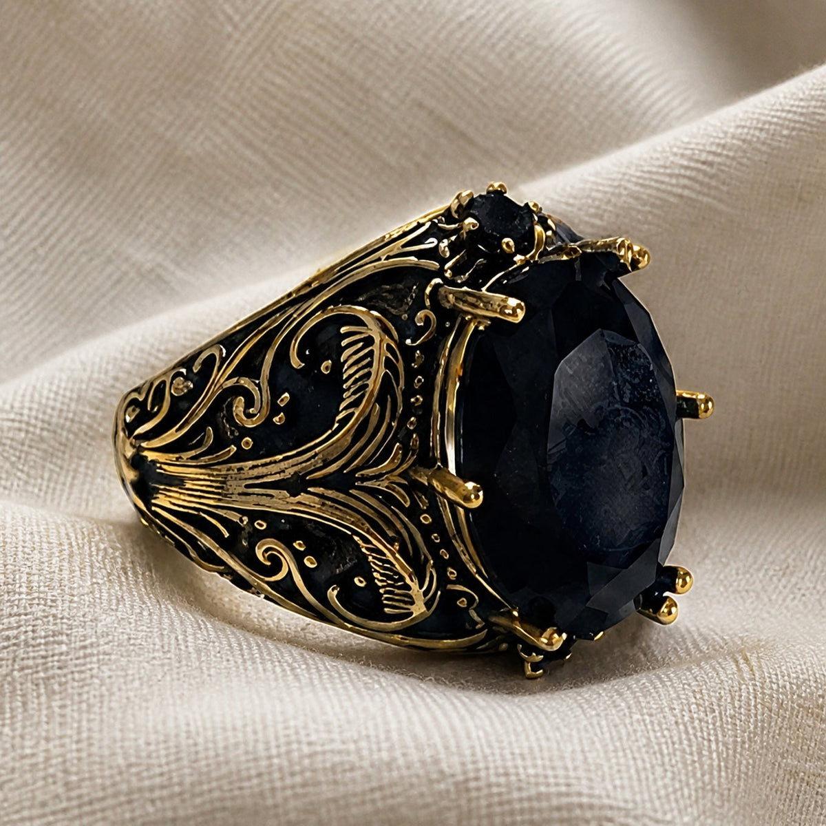 Anillo protagonista barroco de ónice Midnight