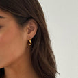 Pendientes elegantes de gota dorados – imagen 3