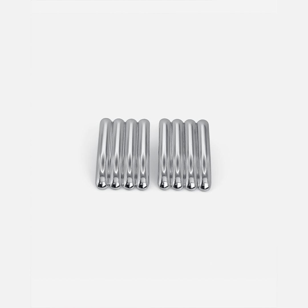 Pendientes artísticos largos de plata acanalados