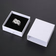 Anillo de circonita en cruz ondulada – imagen 3