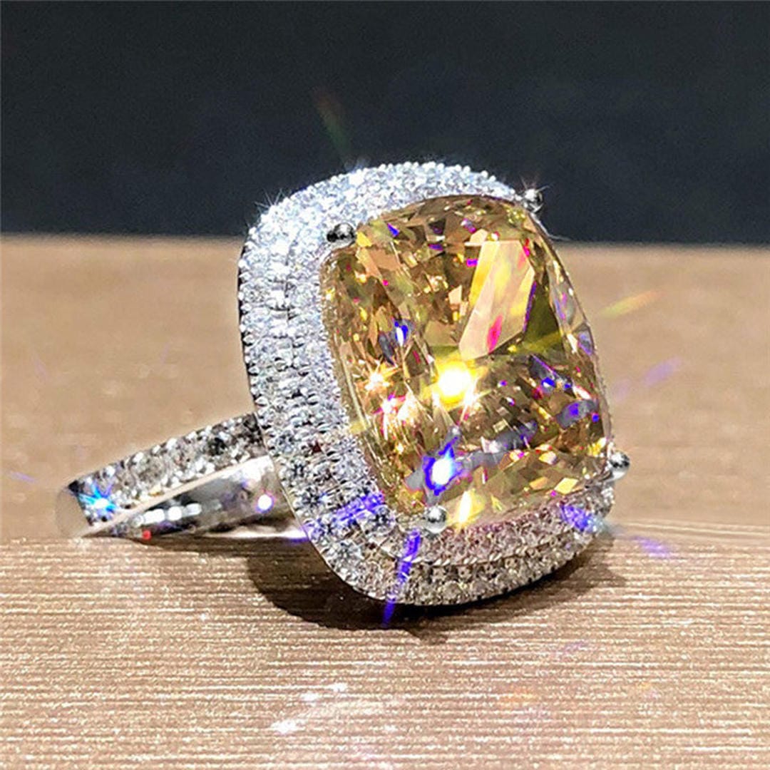 Anillo de cóctel llamativo con halo en talla cojín – imagen 3