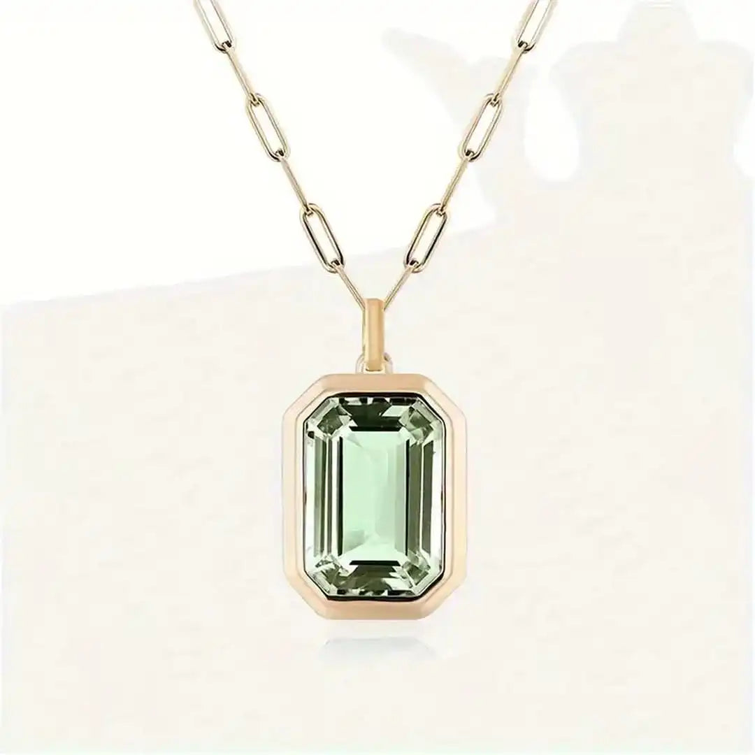 Collar elegante de eslabones paperclip esmeralda