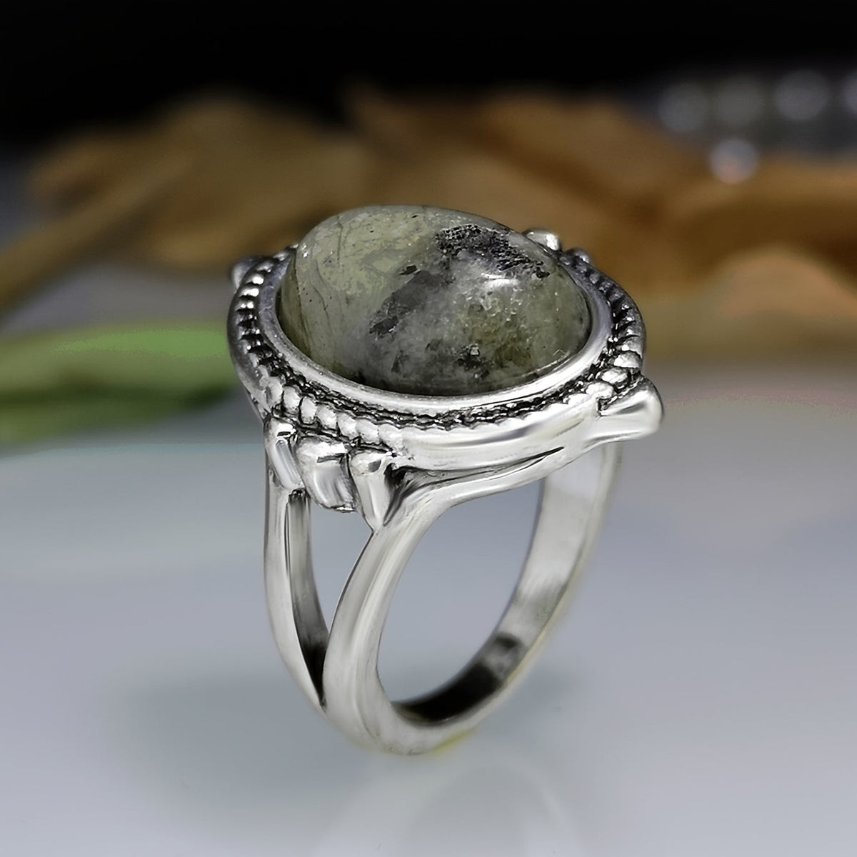 Espectacular anillo vintage atemporal