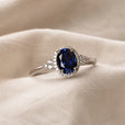Anillo ovalado de zafiro Majestad de medianoche – imagen 2