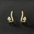 Pendientes elegantes curvados de circonita